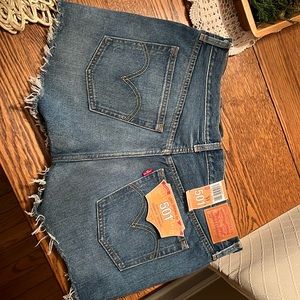 NWT Levi’s 501 denim shorts -31 high rise
